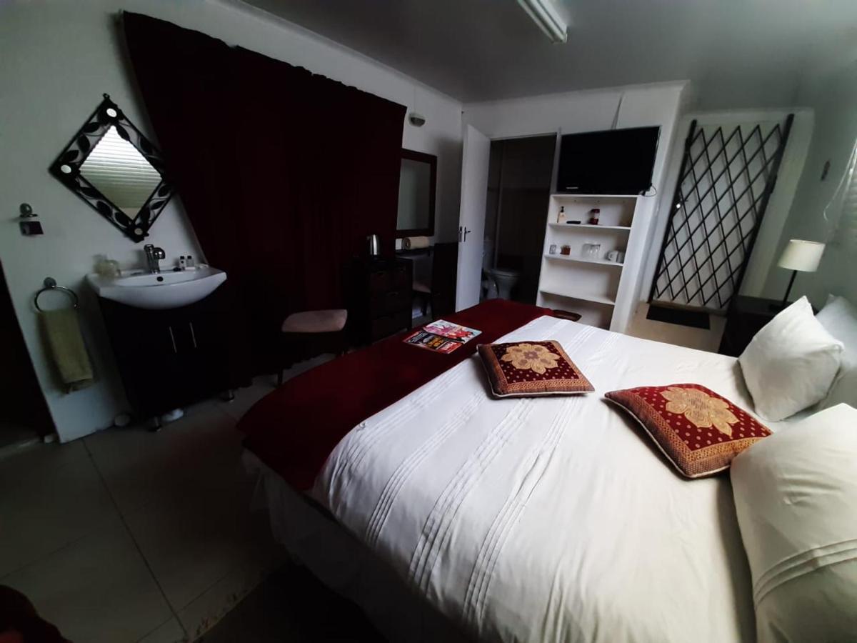 Au Plais De Langebaan At Palm Tree Villa Exterior photo